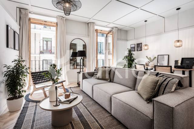 Apartamento en Alquiler en Calle de San Andrés en Universidad - Malasaña