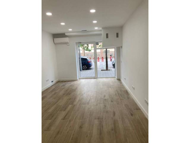 Local comercial en Alquiler en Calle Rosselló en La Nova Esquerra de l'Eixample