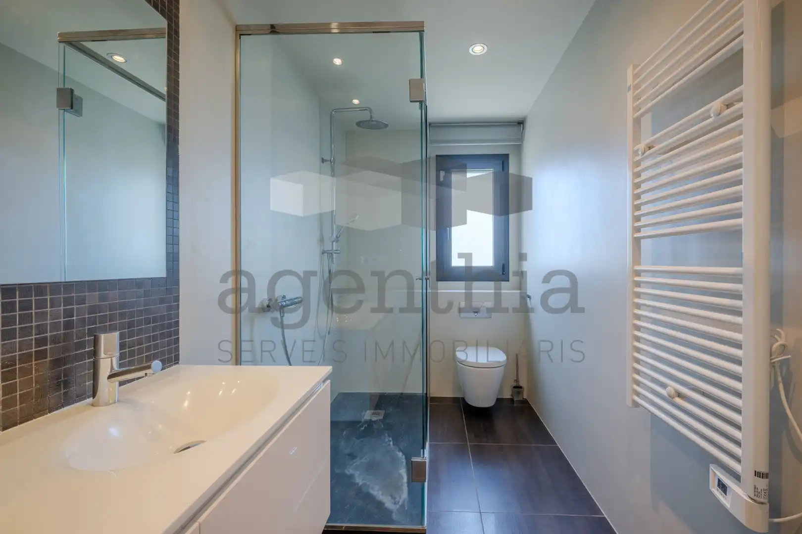 Bathroom of Houses for sale in Vilobí d'Onyar  with Heating, Storage room and Furnished