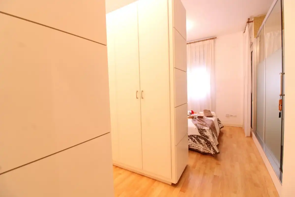 Habitación de Piso de alquiler en Valencia con Aire acondicionado, Calefacción y Parquet