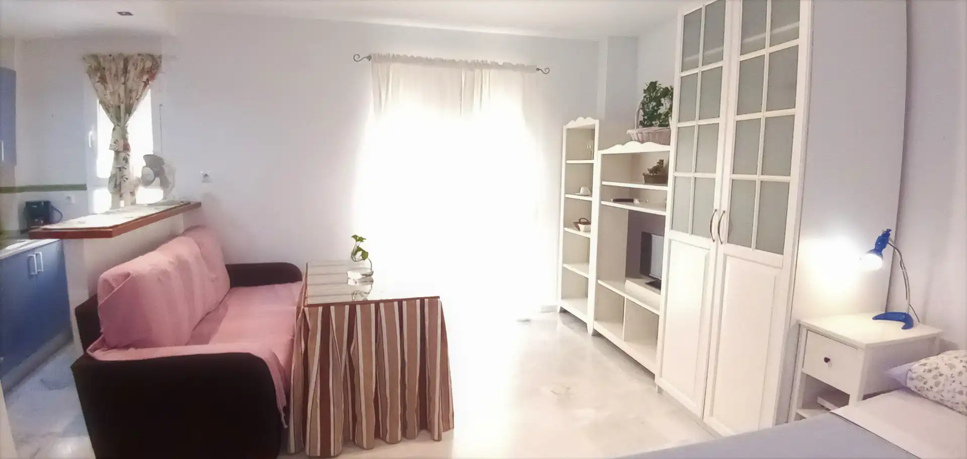 Schlafzimmer von Wohnung zum Verkauf in Camas mit Klimaanlage, Möbliert und Waschmaschine