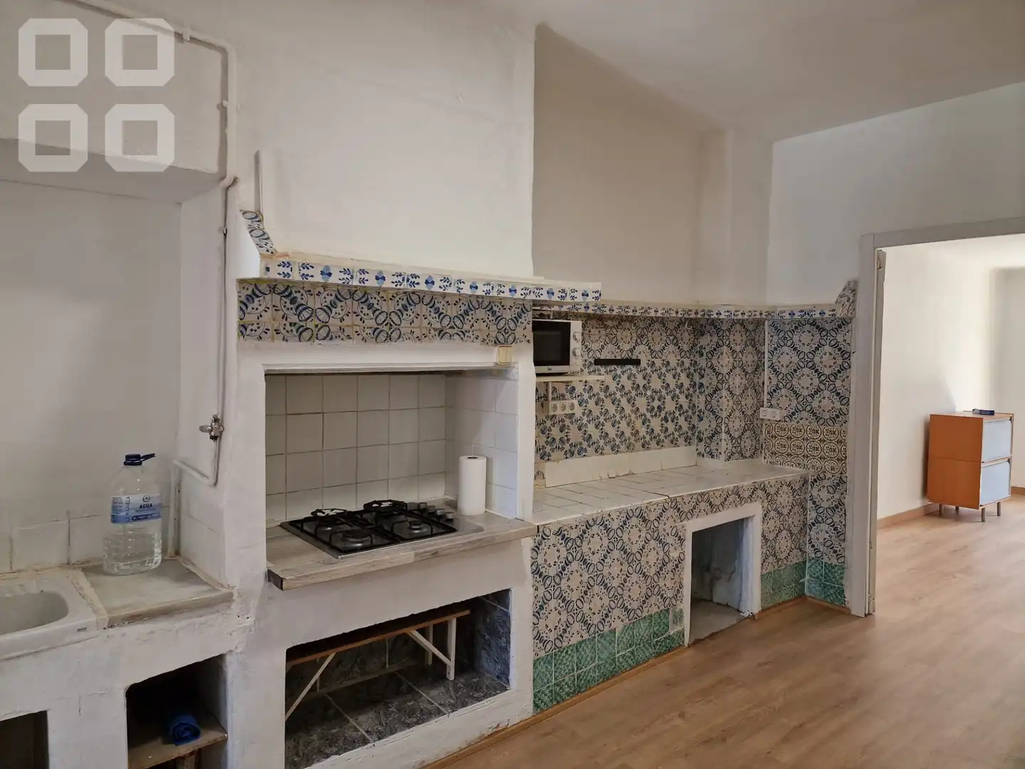 Cuina de Estudi de lloguer en Barcelona amb Parquet i Balcó