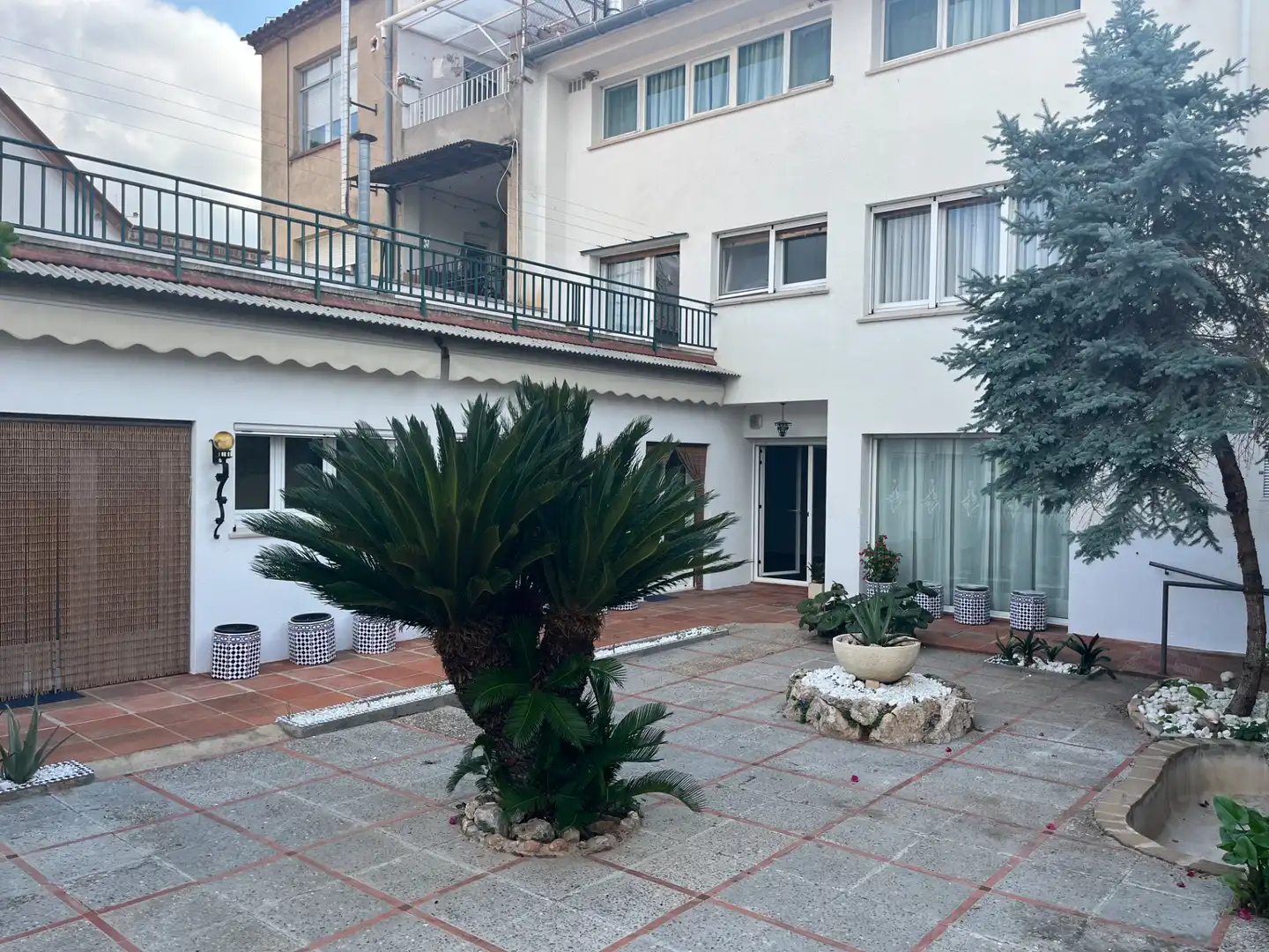 Vista exterior de Casa o chalet de alquiler en Castellar del Vallès con Calefacción, Trastero y Horno