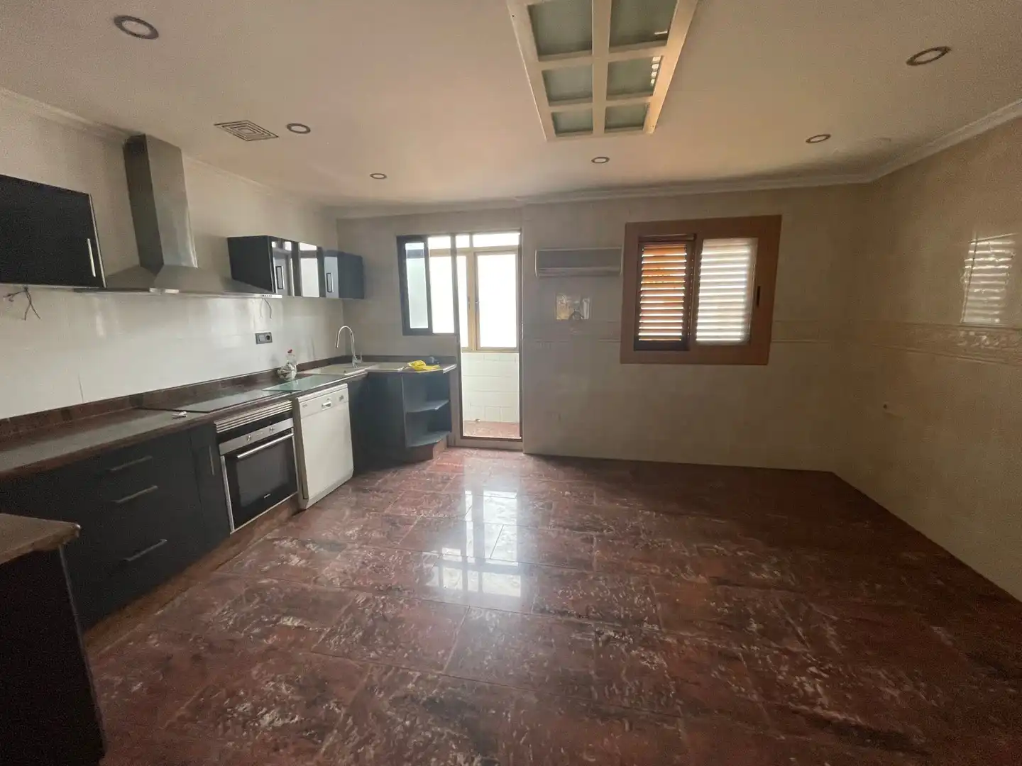 Cuina de Casa adosada en venda en Catarroja amb Terrassa, Traster i Moblat