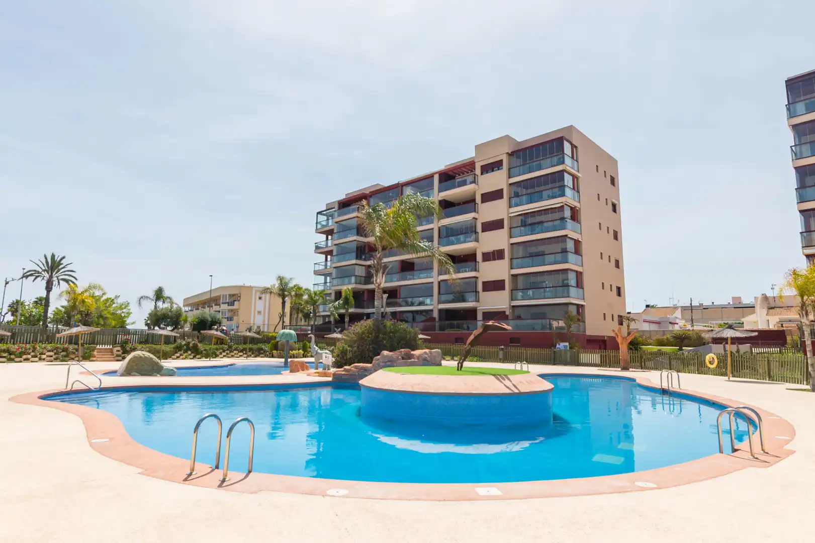 Piscina de Piso en venta en Pilar de la Horadada con Aire acondicionado, Calefacción y Jardín privado