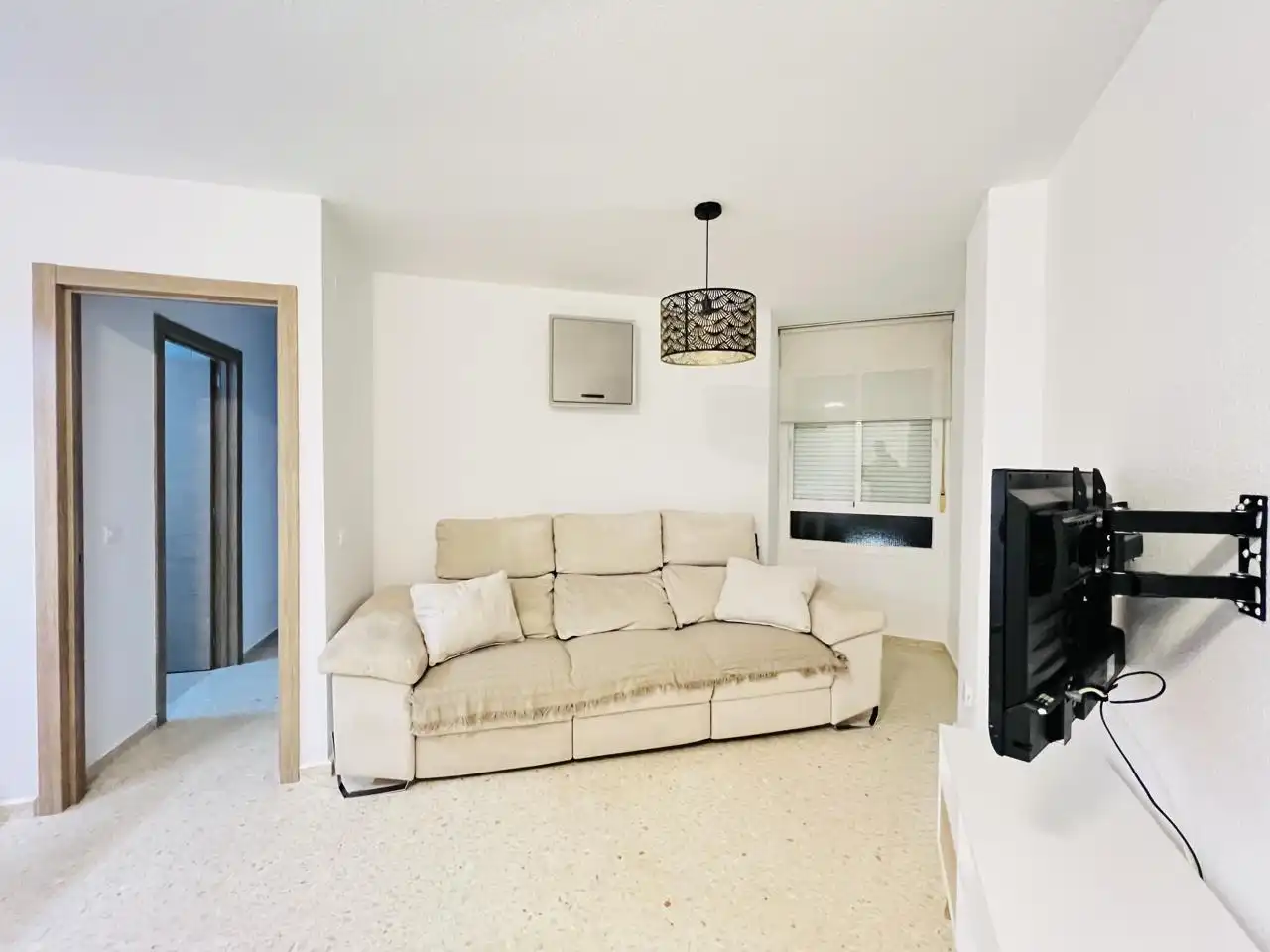 Flat for rent in De Demóstenes, El Cónsul - Ciudad Universitaria - El Romeral