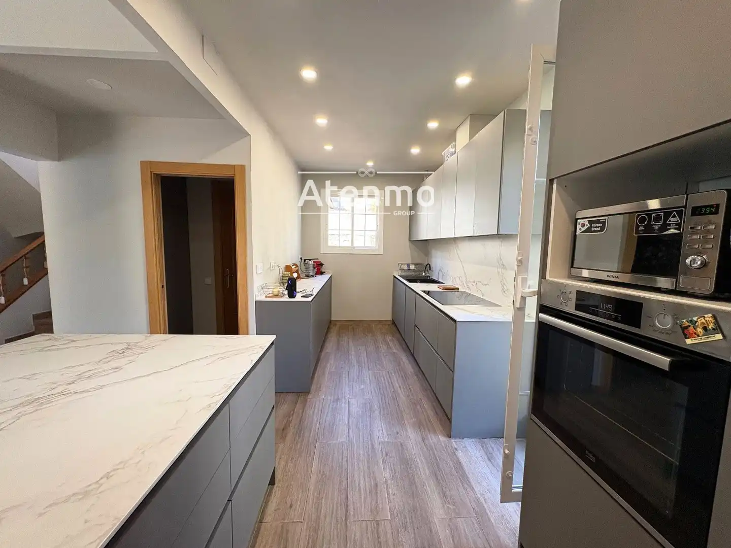 Cocina de Casa o chalet en venta en Barcelona con Aire acondicionado, Calefacción y Jardín privado
