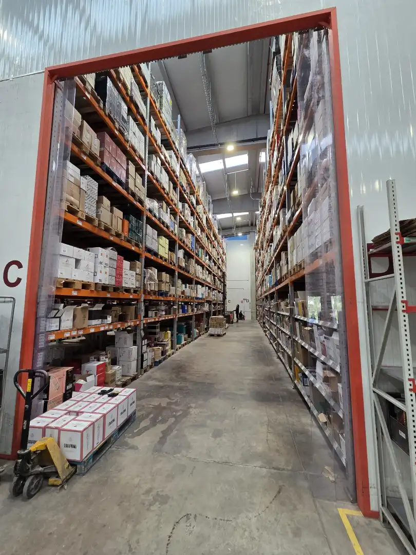 Nau industrial de lloguer en Rubí amb Calefacció i Alarma