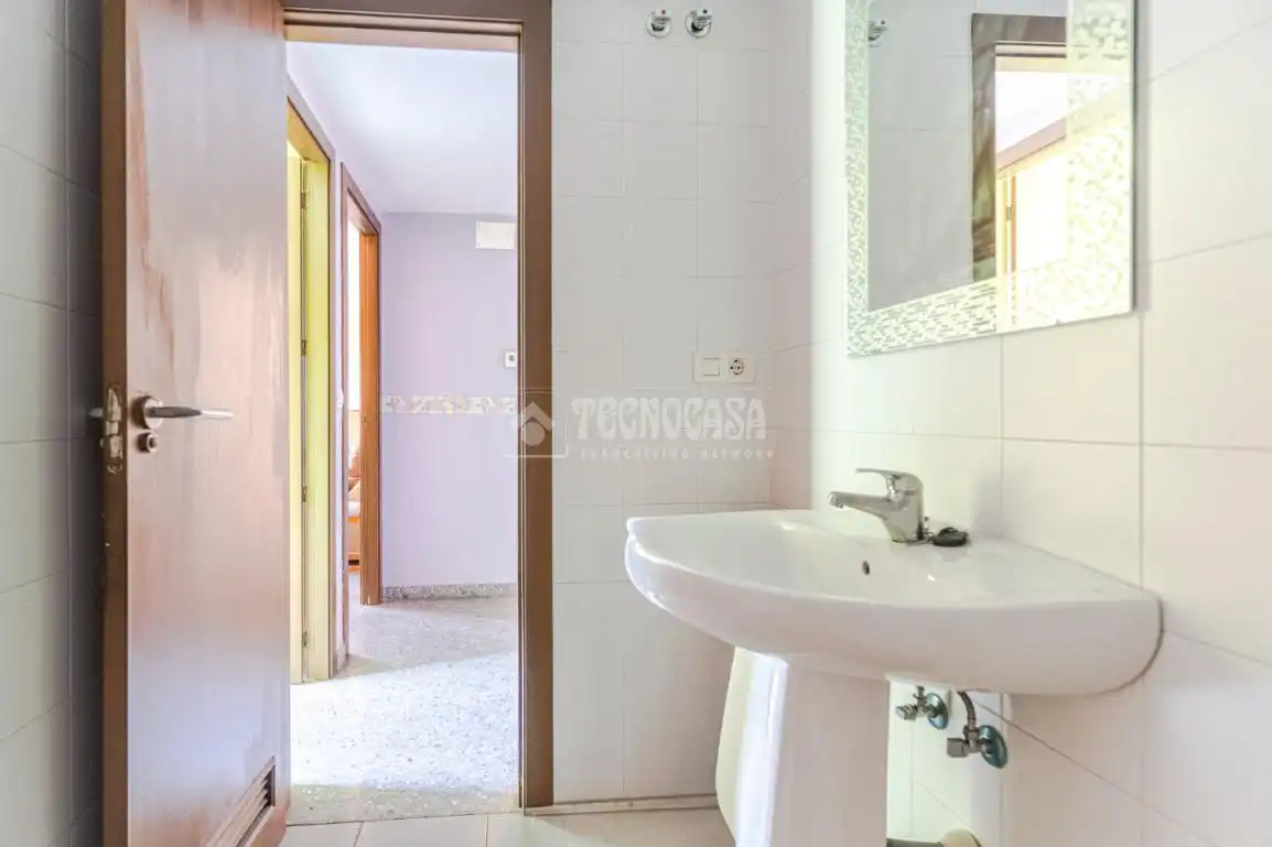 Bathroom of Flat for sale in Granada