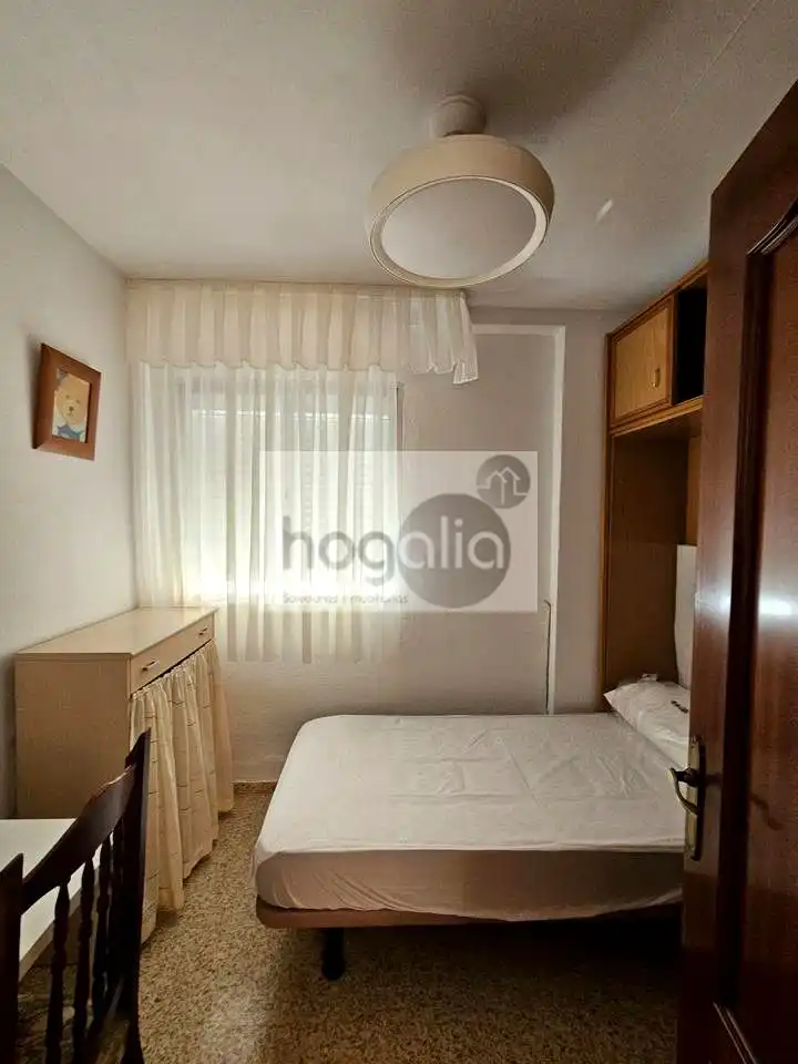 Habitación de Piso de alquiler en Sevilla con Aire acondicionado y Amueblado