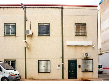 Nave industrial in vendita a Periurbano Este - Campiña