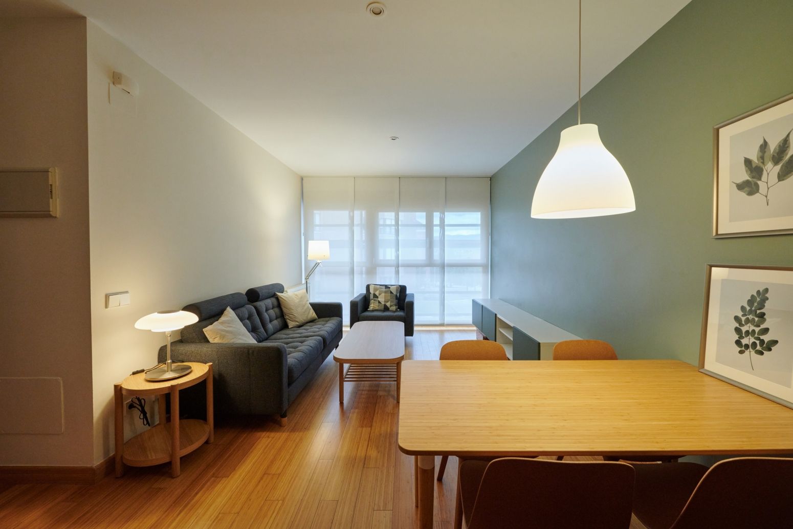 Living room of Flat to rent in Gijón   with Heating, Parquet flooring and Storage room