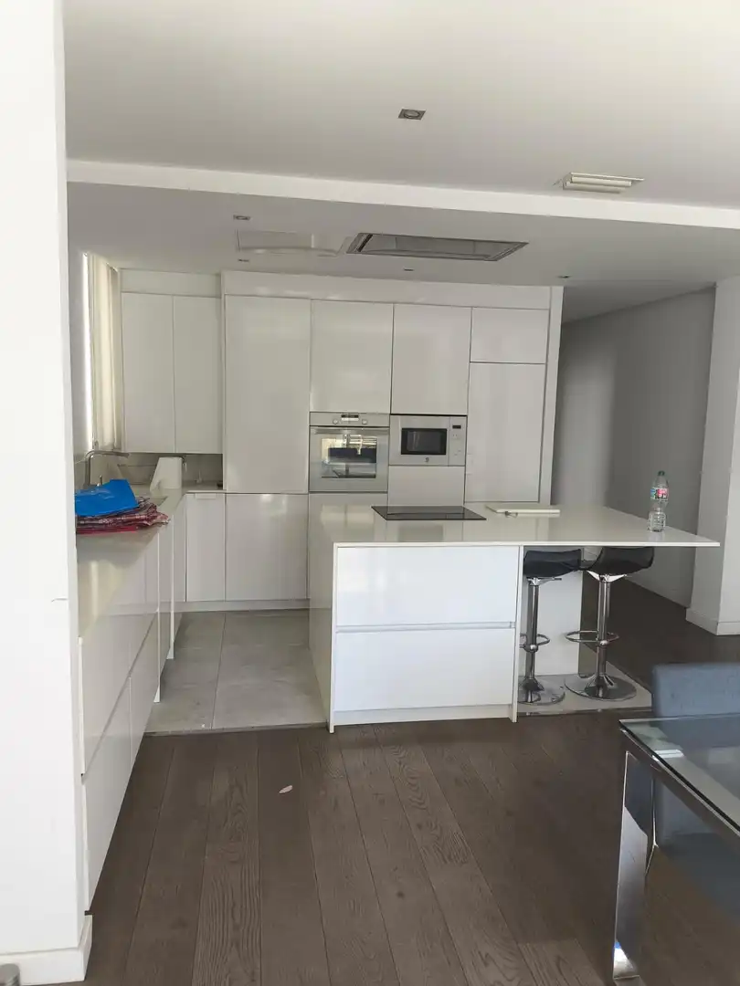 Cuina de Àtic de lloguer en Valencia amb Aire condicionat, Terrassa i Traster