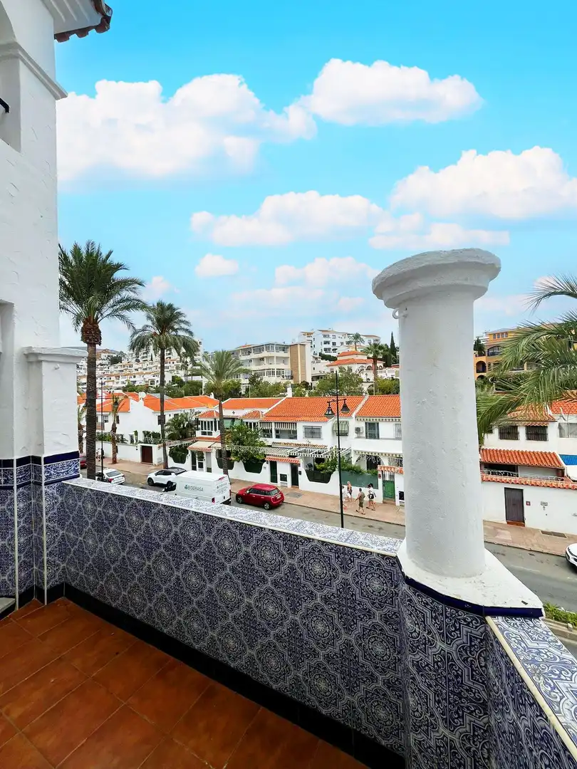 Vista exterior de Apartament en venda en Benalmádena amb Piscina comunitària