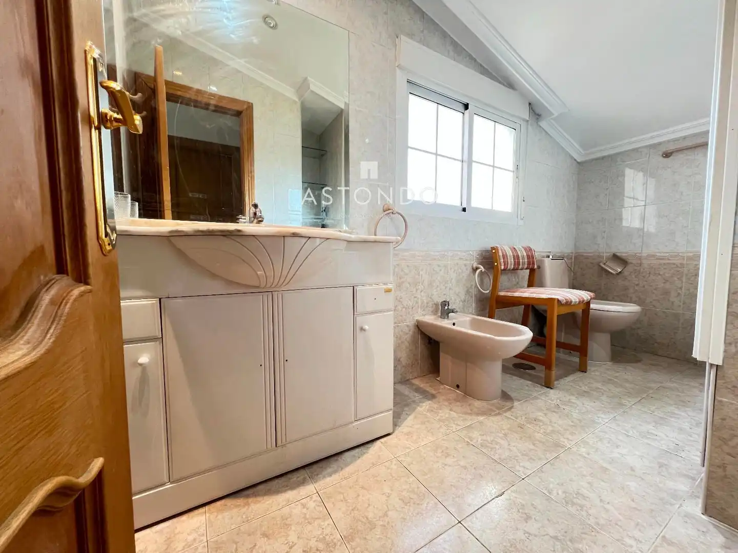 Baño de Casa o chalet de alquiler en Ciudalcampo con Calefacción, Jardín privado y Terraza