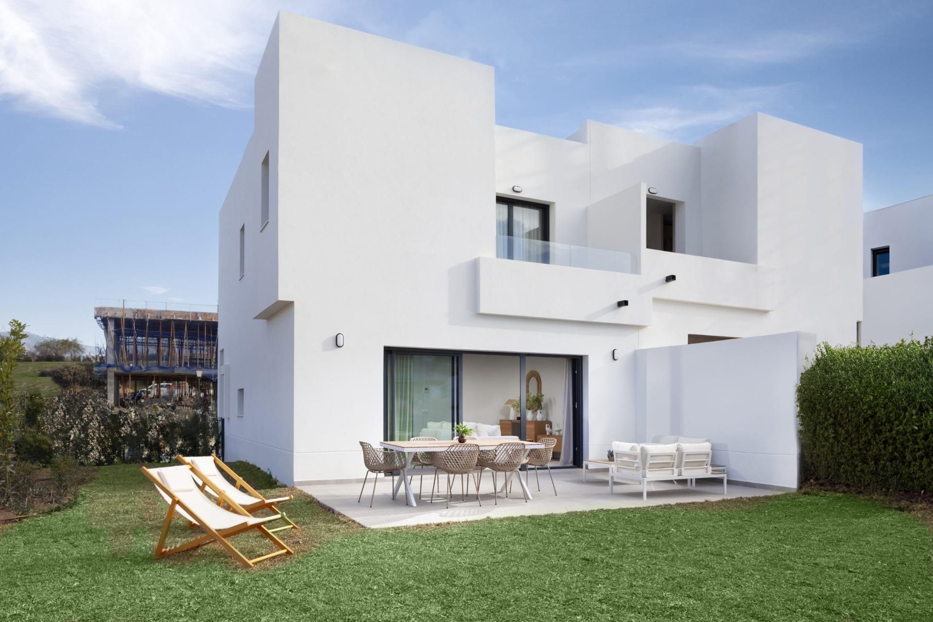 Exterior view of Single-family semi-detached for sale in Alhaurín de la Torre  with Heating, Private garden and Terrace