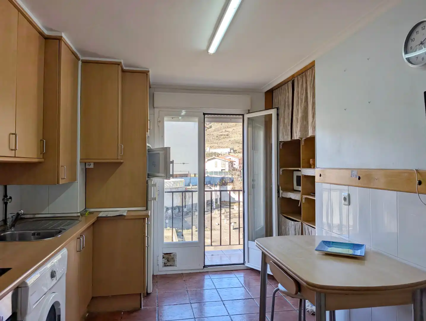 Habitación de Apartamento en venta en Ezcaray con Calefacción, Terraza y Amueblado