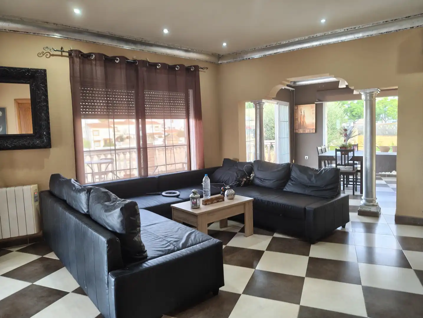 Sala d'estar de Casa o xalet en venda en Benalmádena amb Aire condicionat, Calefacció i Jardí privat
