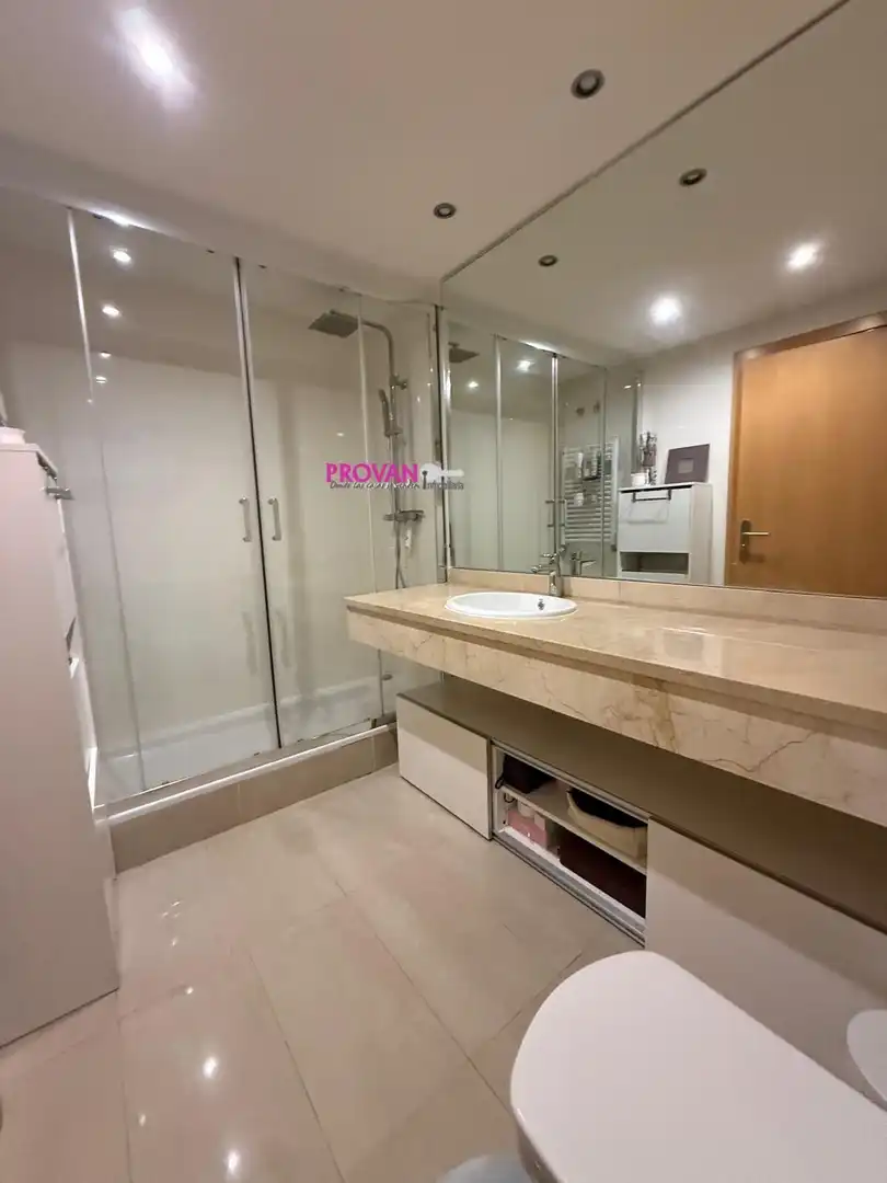 Piso en venta en Parla Este