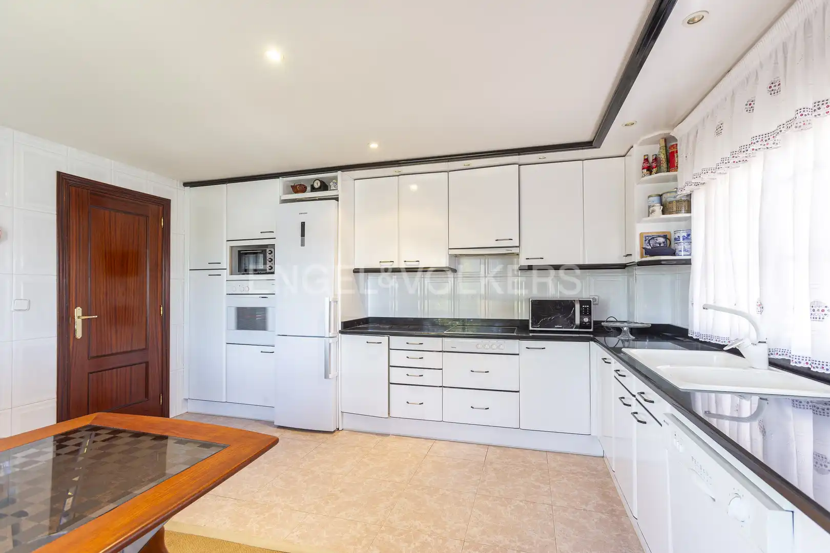 Cocina de Casa o chalet de alquiler en Pozuelo de Alarcón con Calefacción, Jardín privado y Parquet