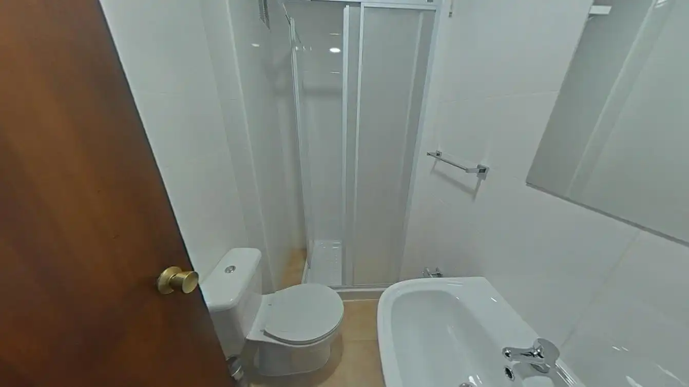 Bany de Pis en venda en Madrid amb Calefacció, Parquet i Terrassa