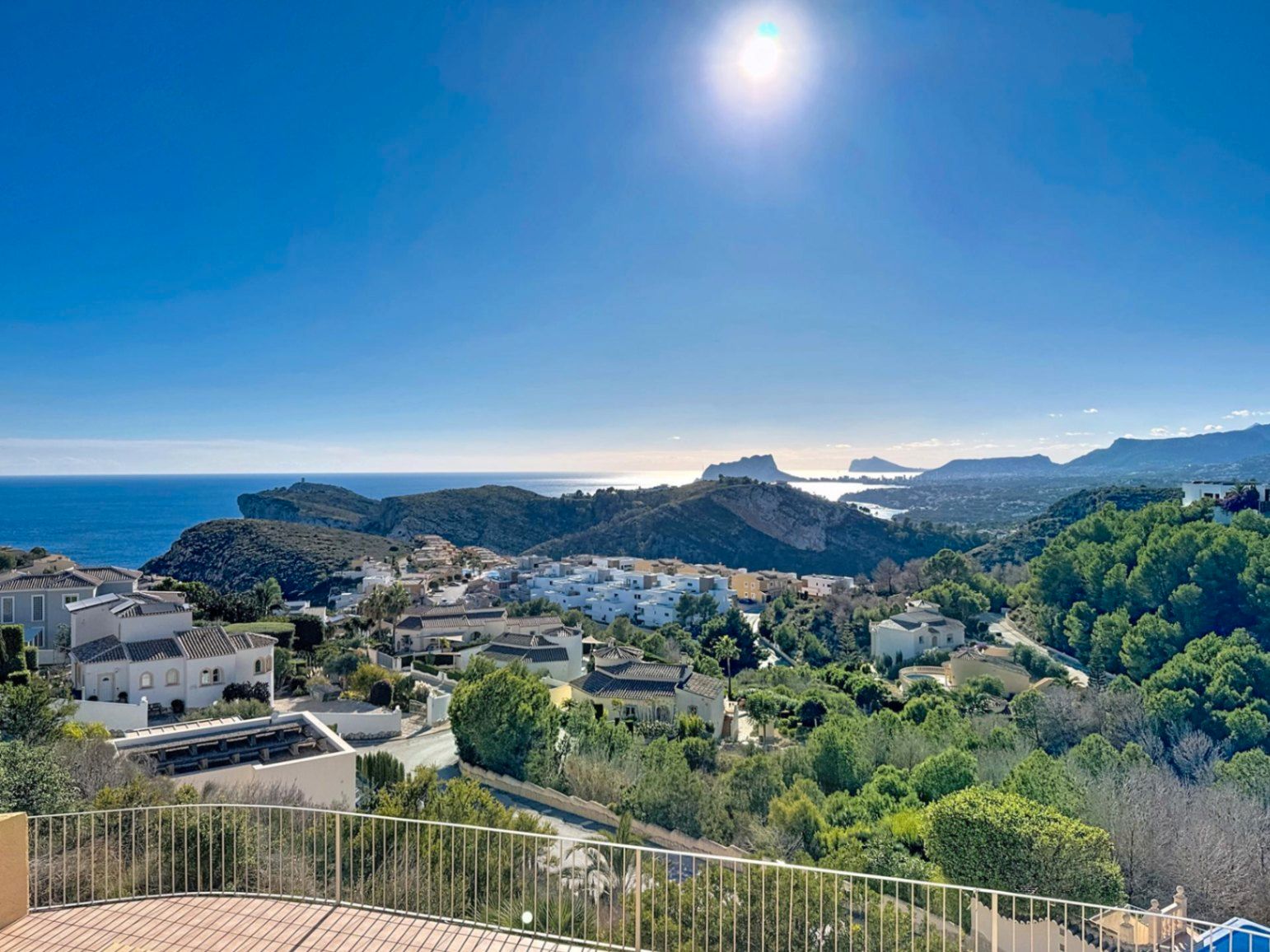 Vista exterior de Casa o chalet en venta en Benitachell / El Poble Nou de Benitatxell con Aire acondicionado, Calefacción y Jardín privado