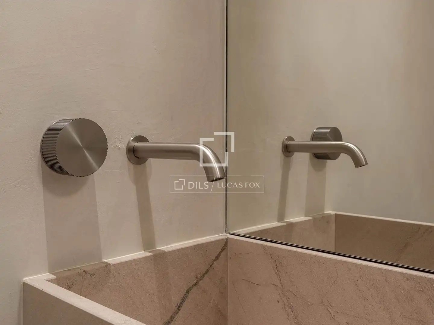 Bathroom of Attic for sale in Barcelona  with Air Conditioner, Heating and Parquet flooring
