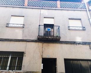 Vista exterior de Casa adosada en venda en Torre de Don Miguel