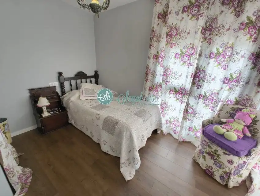Habitación de Casa o chalet de alquiler en Segovia con Calefacción y Amueblado