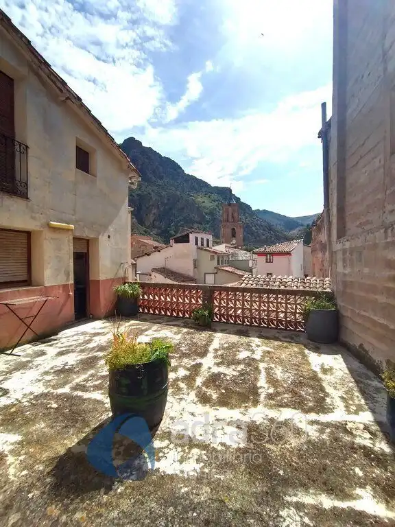 Vista exterior de Casa o xalet en venda en Arnedillo amb Calefacció, Jardí privat i Terrassa