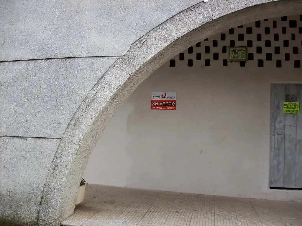 Business premises for sale in Noia