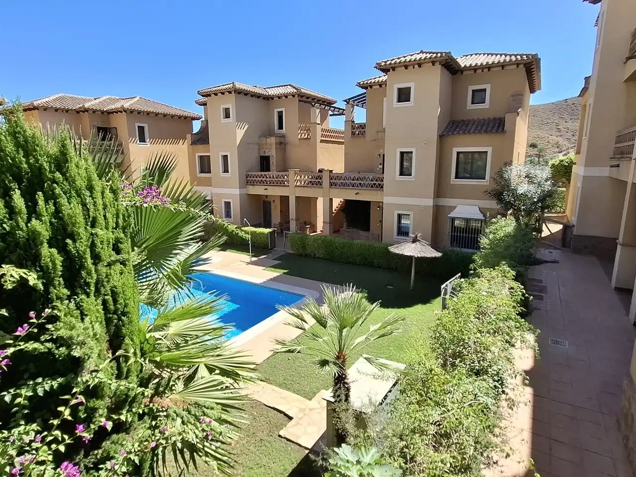 Reihenhaus mit Pool zum Verkauf in Golf Valle Este, imagen 26