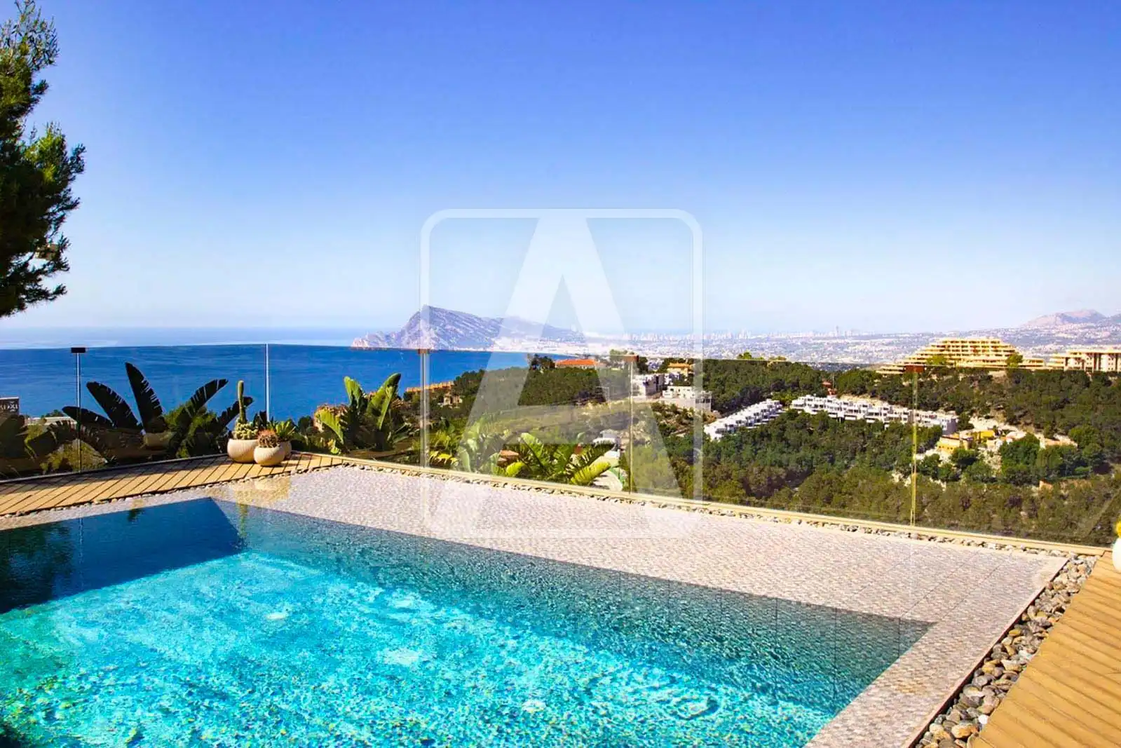 Detached house with pool for sale in Altea Hills
