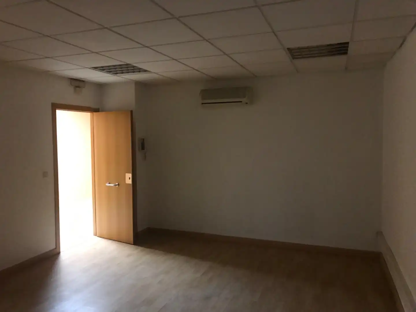 Oficina de alquiler en Centro Urbano