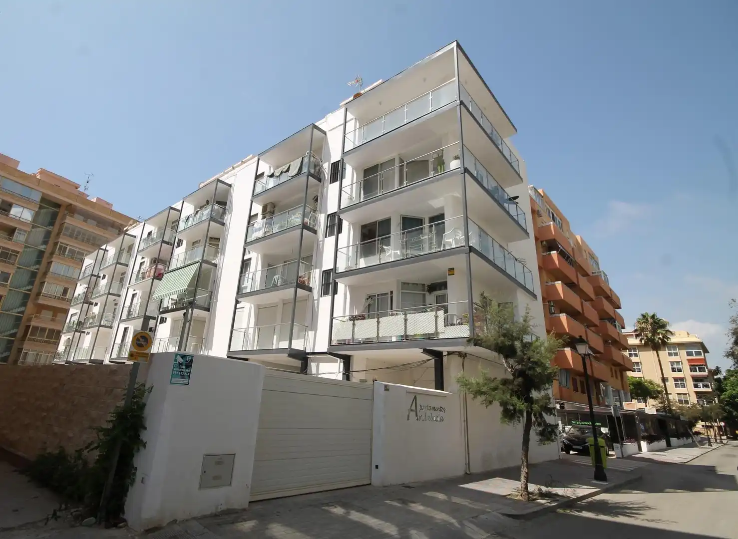 Vista exterior de Piso de alquiler en Fuengirola con Aire acondicionado, Parquet y Terraza