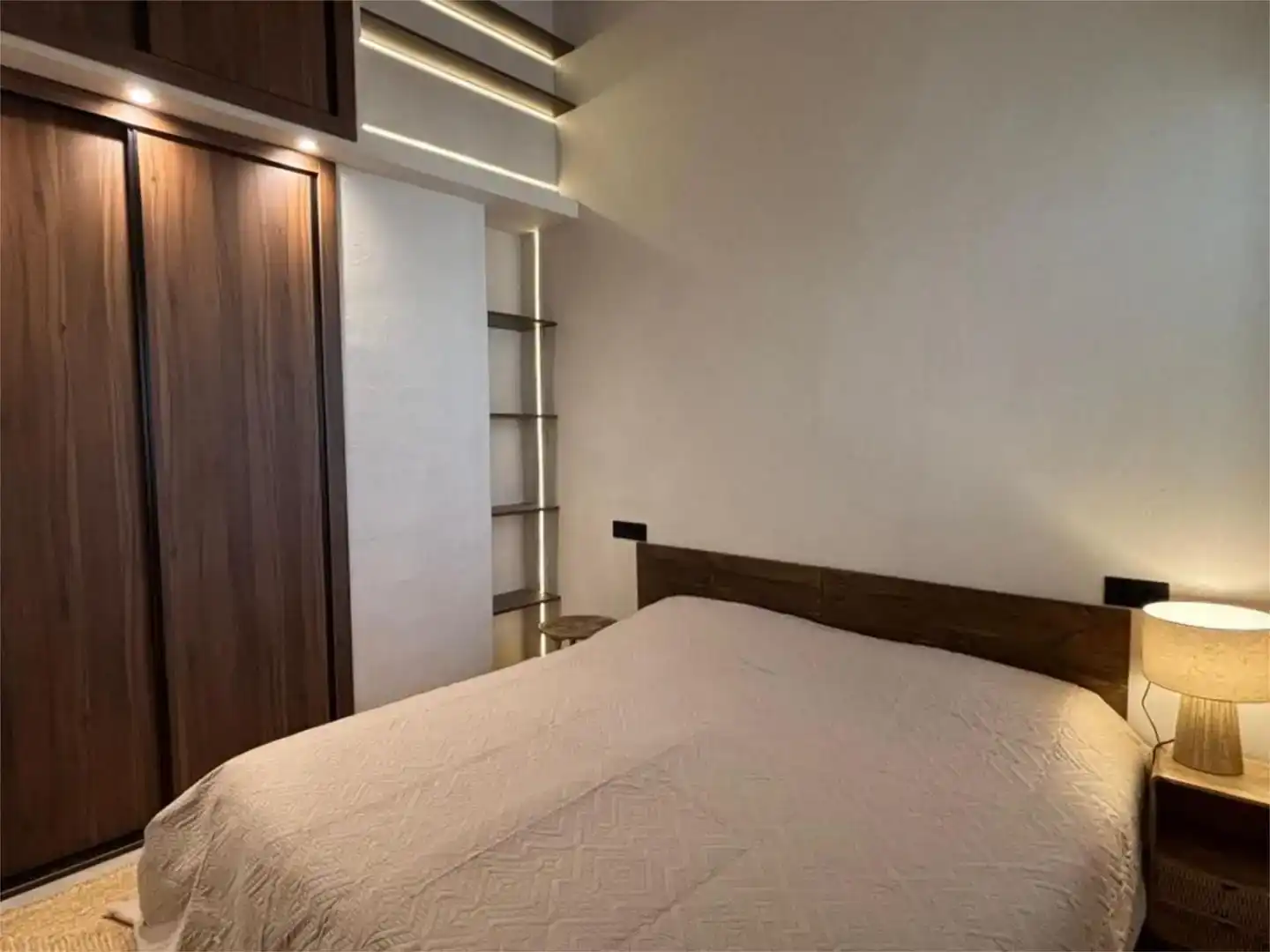 Habitación de Ático en venta en Alicante / Alacant con Aire acondicionado y Balcón