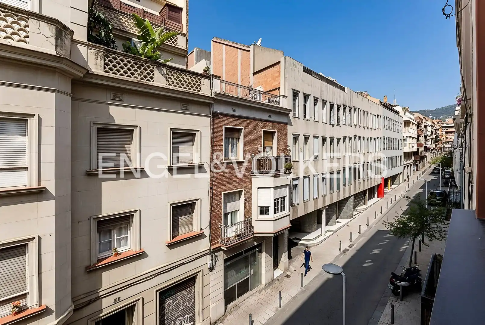 Vista exterior de Casa adosada en venda en Barcelona amb Aire condicionat, Calefacció i Terrassa