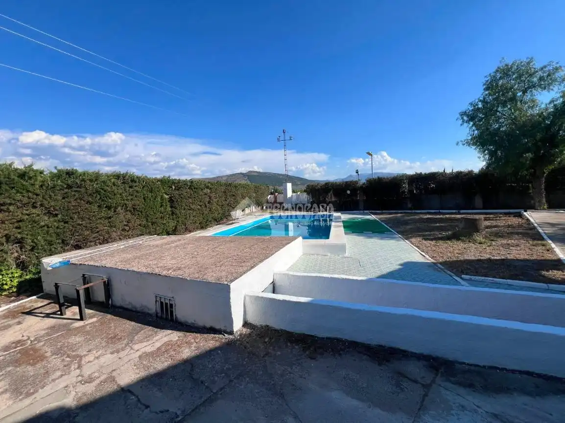 Piscina de Casa adosada en venda en Jaén amb Aire condicionat i Piscina