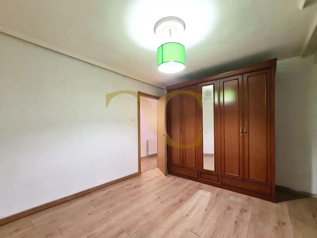 Pis en venda a Calle Aureliano San Román, Milán - Pumarín