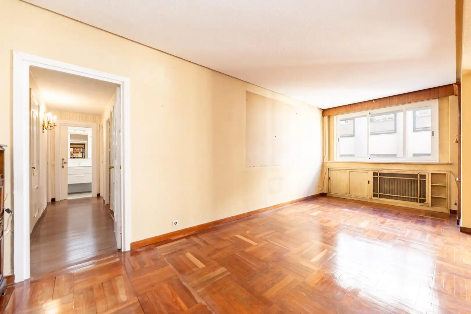 Schlafzimmer von Wohnung zur Miete in Madrid mit Heizung und Parkett