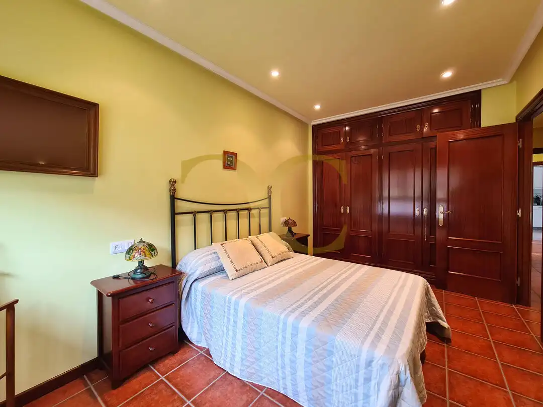 Habitación de Casa o chalet en venta en Gijón  con Calefacción, Jardín privado y Terraza