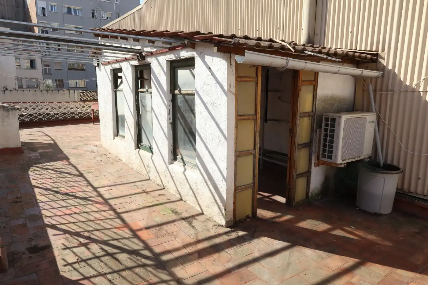 Vista exterior de Casa o chalet en venta en Barcelona con Calefacción, Terraza y Trastero