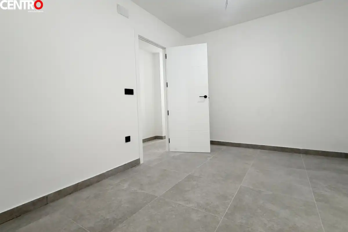 Piso en venta en La Zubia con Aire acondicionado, Calefacción y Jardín privado