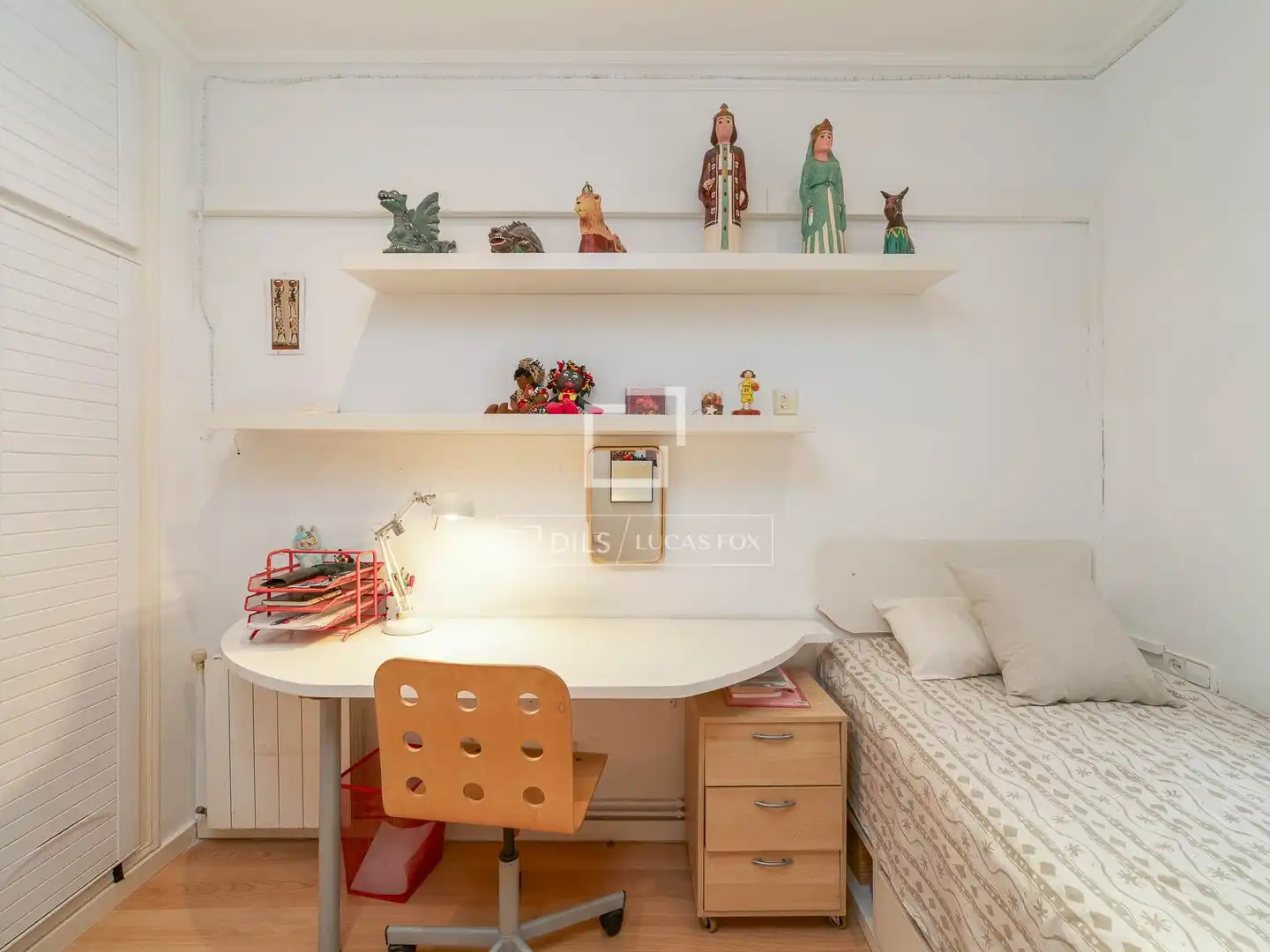 Schlafzimmer von Wohnung zum Verkauf in Barcelona mit Heizung und Balkon