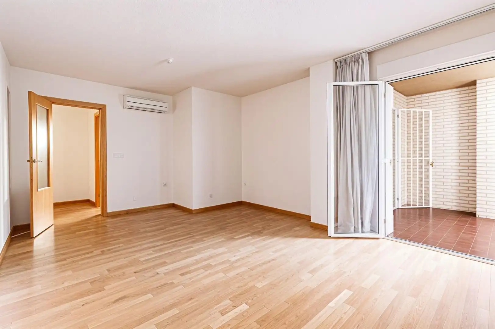 Flat with terrace for sale in Centro, imagen 2