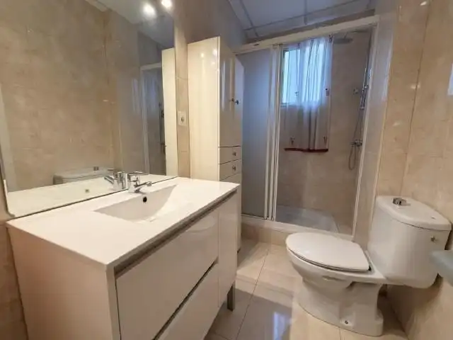 Badezimmer von Wohnungen zum Verkauf in Murcia mit Klimaanlage, Heizung und Privatgarten