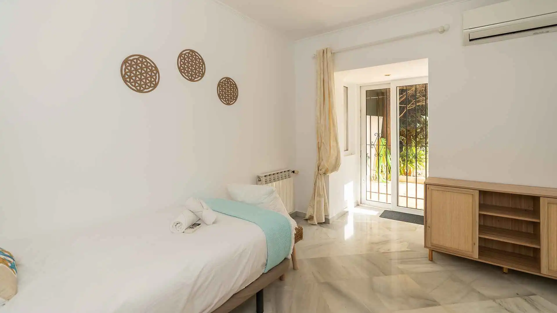 Habitación de Casa o chalet en venta en Marbella con Aire acondicionado, Jardín privado y Terraza