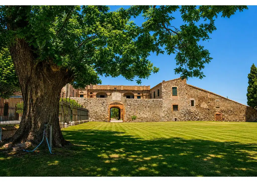 Vista exterior de Finca rústica en venta en Castelló d'Empúries con Terraza y Balcón