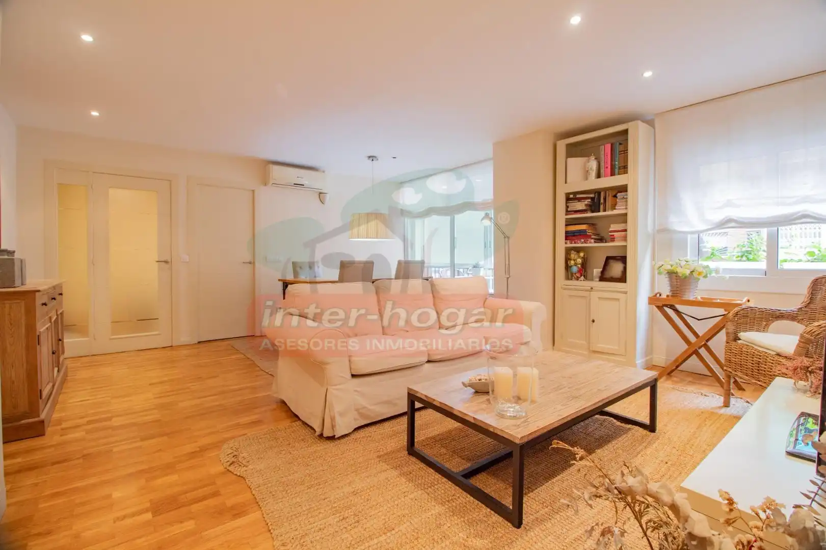 Sala d'estar de Apartament en venda en Badalona amb Aire condicionat i Parquet