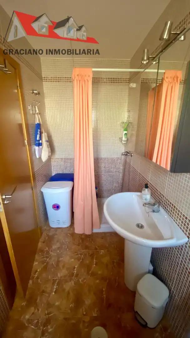 Bany de Casa adosada en venda en Albacete amb Calefacció, Jardí privat i Terrassa